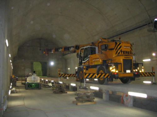 Arbeiten im Ltschbergtunnel mit Terex-Demag AC-60